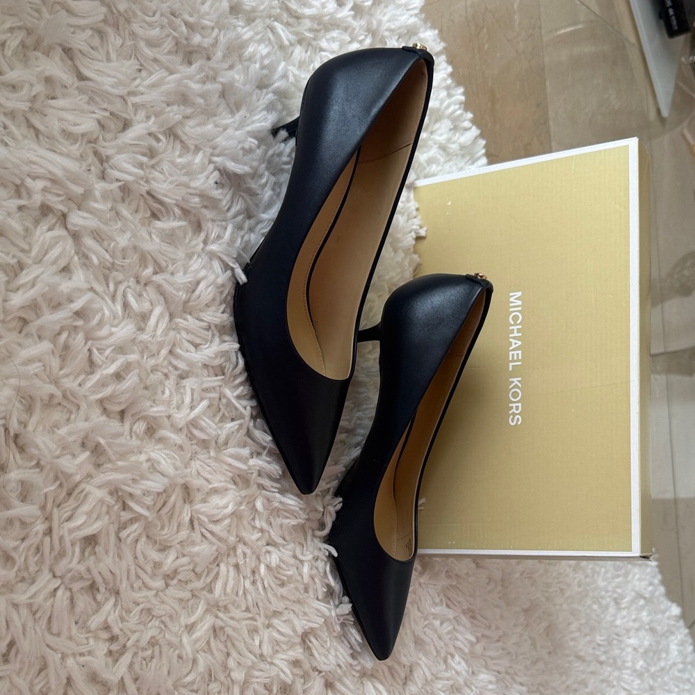 Michael Kors Navy Kitten Pointed Toe Heels - Picture 2 of 4